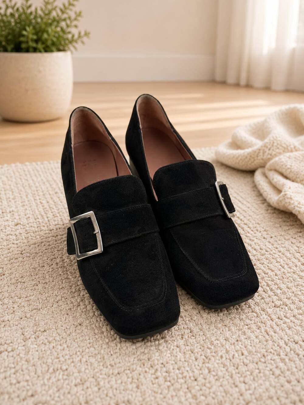 Barneys New York Black Suede Block Heel Loafer Pumps Buckle Italy EU39 US 8.5
